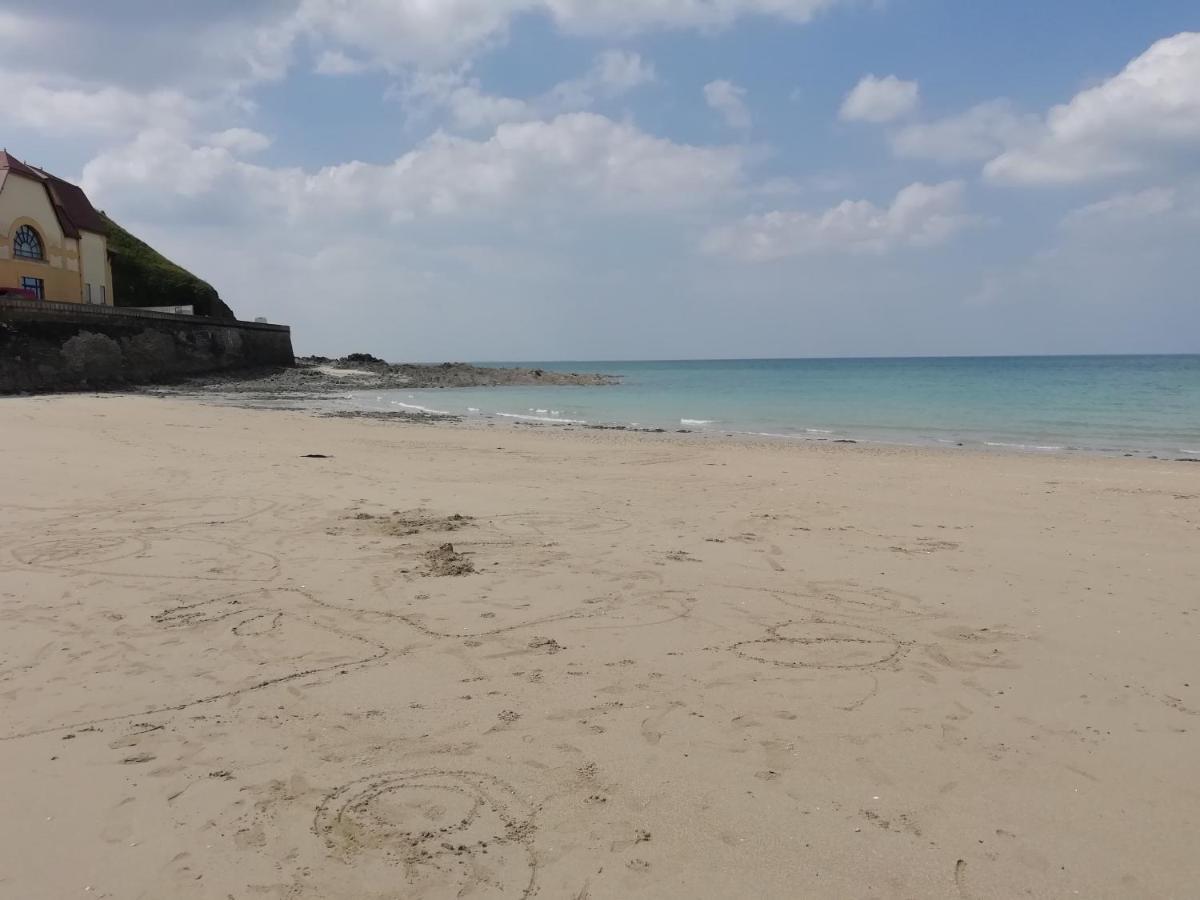 Entre Mer Et Montagne Granville Ngoại thất bức ảnh