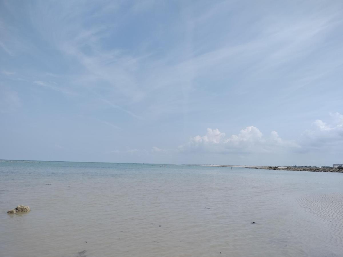 Entre Mer Et Montagne Granville Ngoại thất bức ảnh
